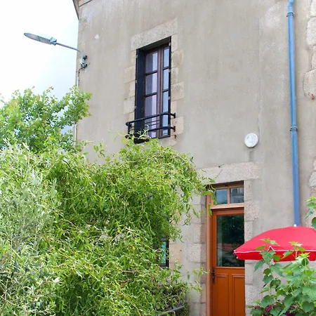 Gite Le Feodal 3 Etoiles Tiffauges Exterior photo